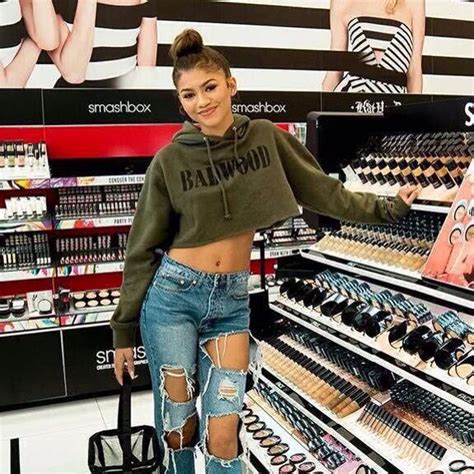 outfits zendaya|zendaya fit pics.